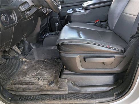 Used 2022 RAM 3500 Tradesman w/ Chrome Appearance Group AWD/4WD image 14