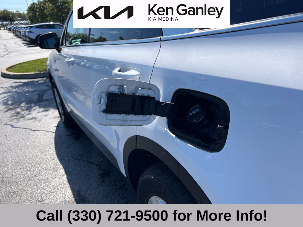 Certified 2023 Kia Sorento LX AWD/4WD image 47