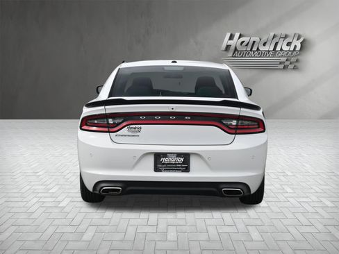 Used 2019 Dodge Charger SXT w/ Driver Confidence Group RWD image 9