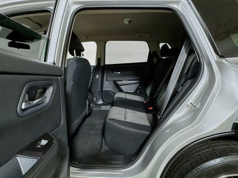 Used 2024 Nissan Rogue SV image 20