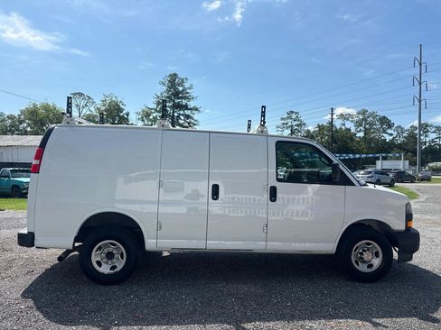 Used 2020 Chevrolet Express 2500 w/ Communications Package RWD image 4