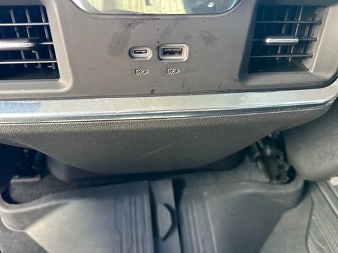 Used 2025 GMC Sierra 1500 Elevation image 11