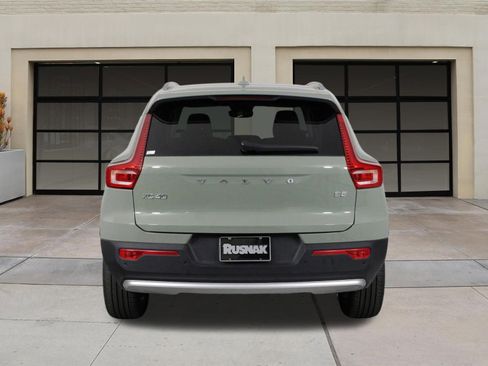 Certified 2025 Volvo XC40 B5 Plus image 5