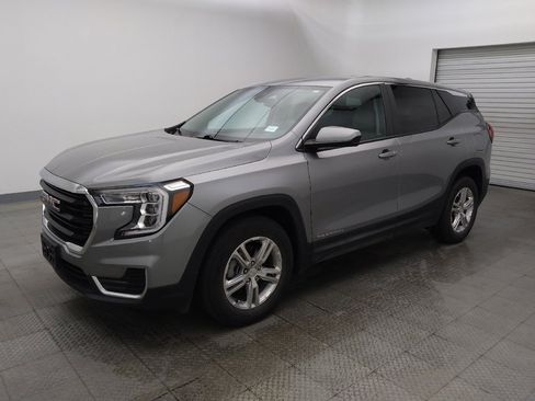 Used 2023 GMC Terrain SLE FWD image 2