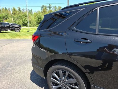 Used 2022 Chevrolet Equinox RS w/ RS Leather Package AWD/4WD image 34