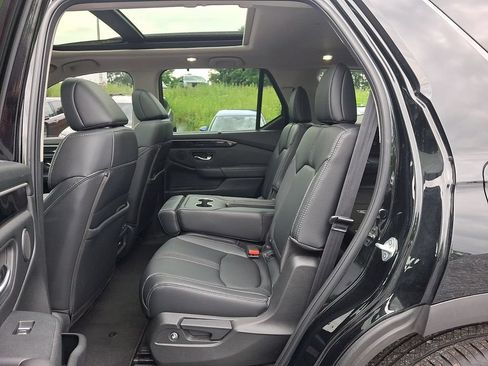 Used 2023 Honda Pilot Touring image 13