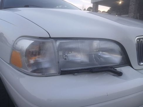 Used 1999 Volvo C70 LT image 44