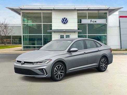 New 2025 Volkswagen Jetta SE image 2