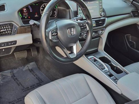 Used 2019 Honda Accord Touring image 10
