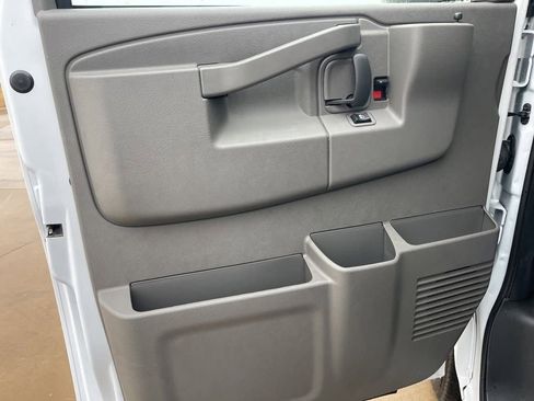 New 2025 GMC Savana 3500 Extended w/ Driver Convenience Package image 13