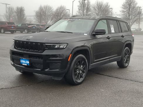 Certified 2024 Jeep Grand Cherokee L Laredo image 1