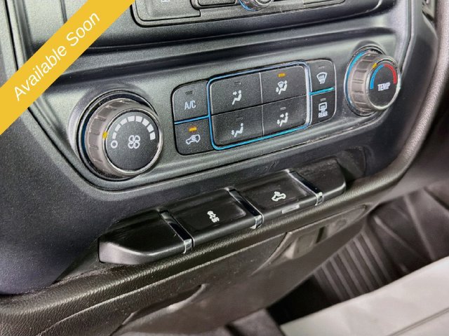 Used 2018 Chevrolet Silverado 1500 Custom w/ Custom Convenience Package AWD/4WD image 15