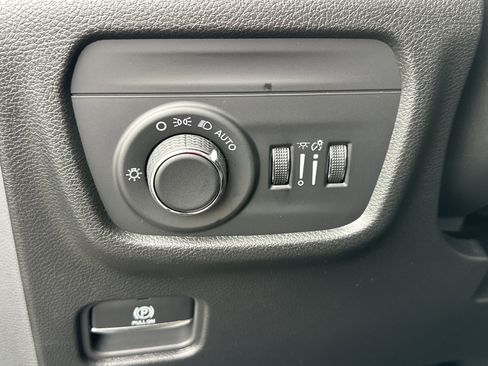 New 2025 Jeep Grand Cherokee L Altitude image 11