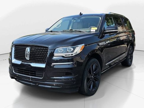 Used 2023 Lincoln Navigator Reserve AWD/4WD image 7