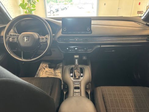 Certified 2025 Honda HR-V Sport image 8