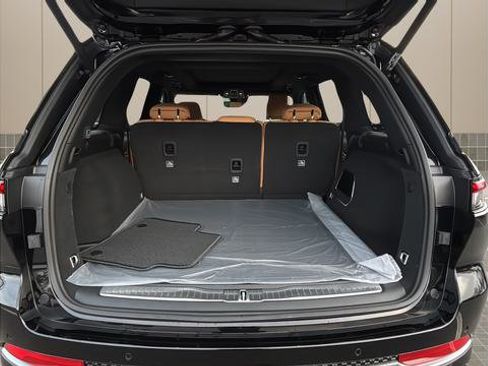 New 2025 Jeep Grand Cherokee Summit image 14