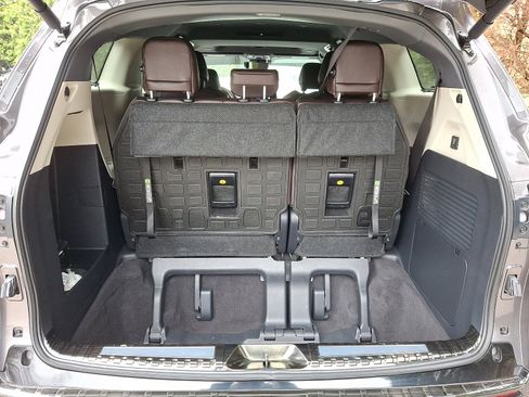 Used 2024 Toyota Sienna Platinum image 29