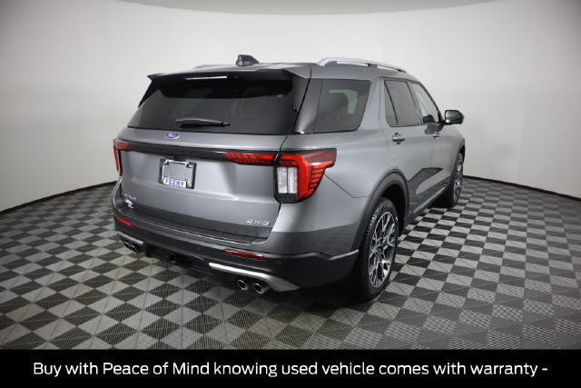 Certified 2025 Ford Explorer Platinum w/ Ultimate Package AWD/4WD image 4