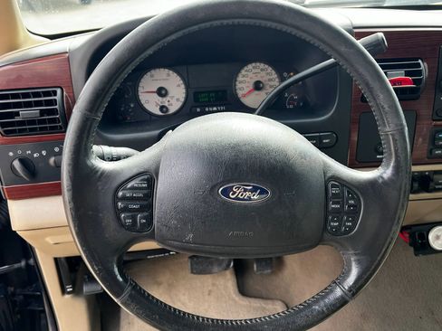 Used 2006 Ford F250 Lariat RWD image 12