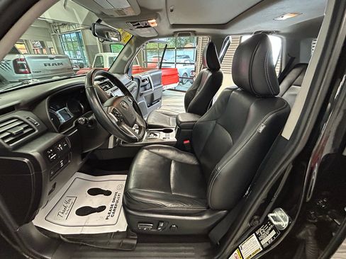 Used 2017 Toyota 4Runner Limited AWD/4WD image 58