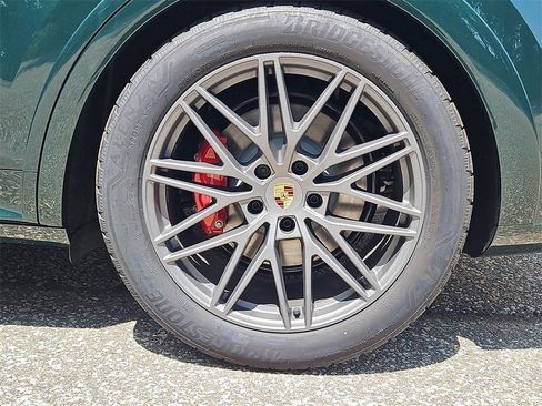 New 2025 Porsche Cayenne GTS image 8