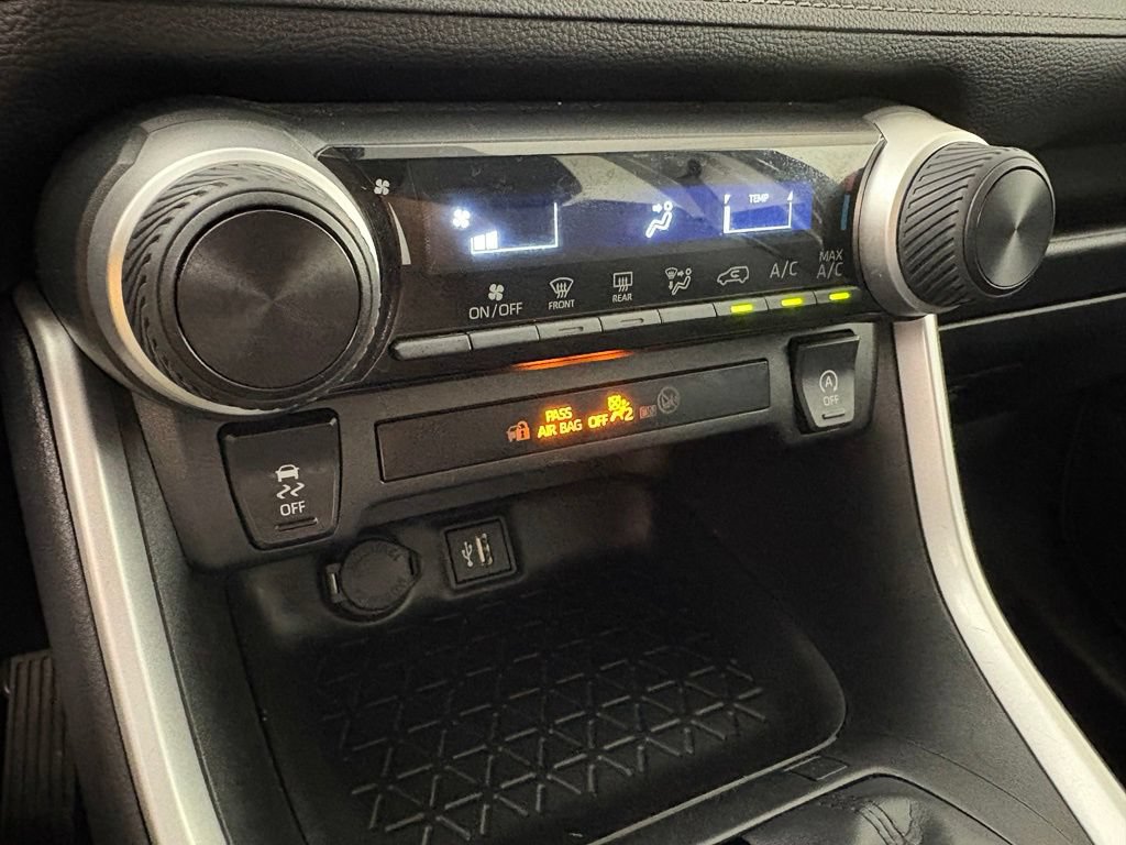 Used 2025 Toyota RAV4 LE FWD image 30