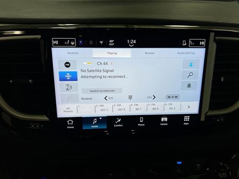Used 2025 Chrysler Pacifica Select FWD image 14