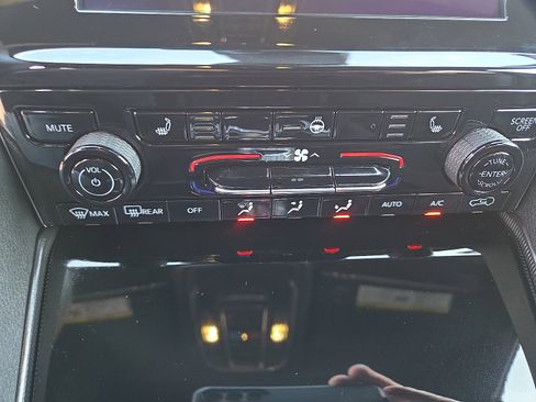 Used 2023 Jeep Grand Cherokee Altitude image 27