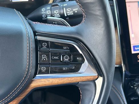 Used 2023 Jeep Grand Cherokee Summit image 27