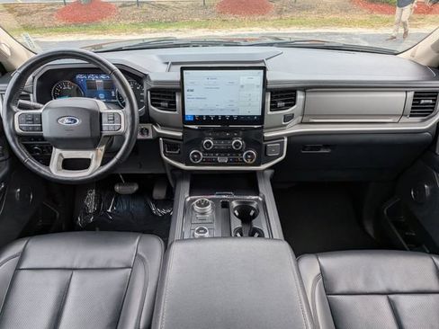 Used 2024 Ford Expedition XLT AWD/4WD image 16