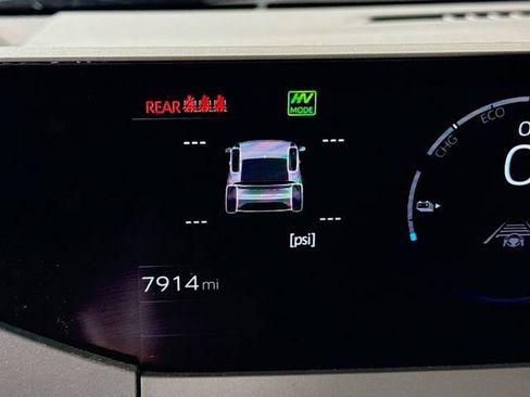 Used 2026 Toyota Prius Plug-In Hybrid image 12