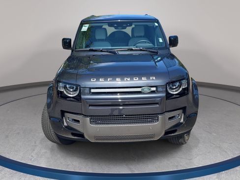 Used 2025 Land Rover Defender 110 X-Dynamic SE AWD/4WD image 2