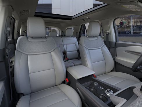 New 2026 Ford Explorer Active w/ Active Comfort Package image 10