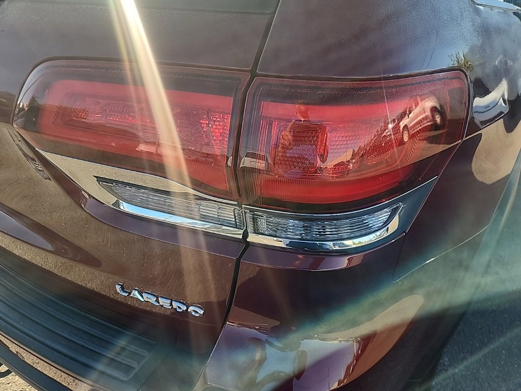 Used 2021 Jeep Grand Cherokee Laredo AWD/4WD image 13