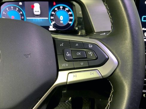 Used 2025 Volkswagen Atlas Cross Sport SE image 19