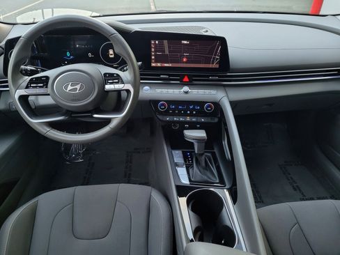 Used 2024 Hyundai Elantra SEL w/ Convenience Package image 13