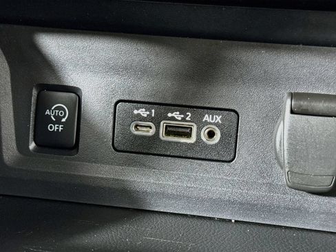 Used 2024 Nissan Sentra SV FWD image 16