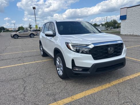 Used 2025 Honda Passport EX-L image 17