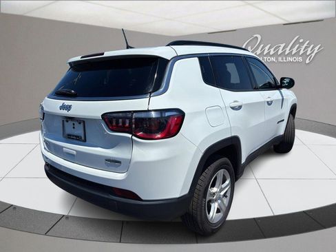 Used 2024 Jeep Compass Latitude w/ Altitude Special Edition AWD/4WD image 4