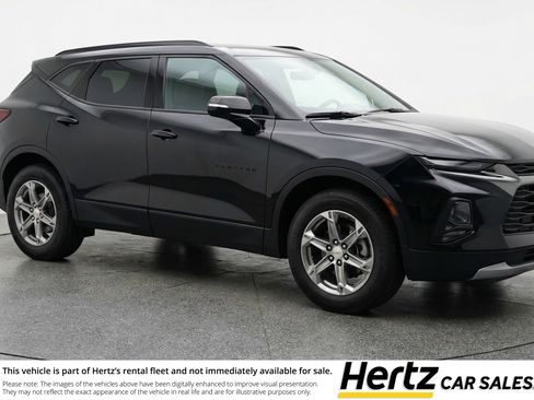 Used 2025 Chevrolet Blazer LT image 1