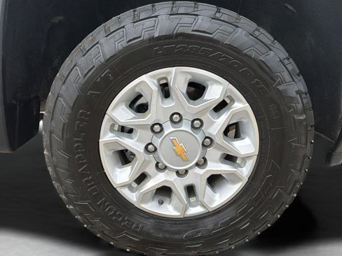 Used 2025 Chevrolet Silverado 2500 LT image 18