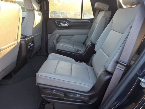 Used 2022 GMC Yukon SLT w/ SLT Premium Package image 10