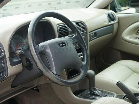 Used 2002 Volvo S40 image 10