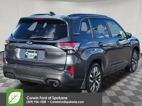 Used 2025 Subaru Forester Touring w/ Popular Package - Touring AWD/4WD image 17