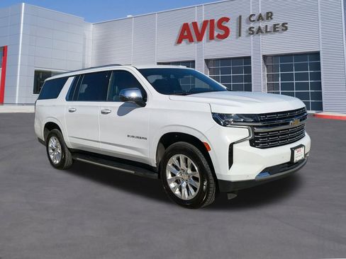 Used 2023 Chevrolet Suburban Premier image 3