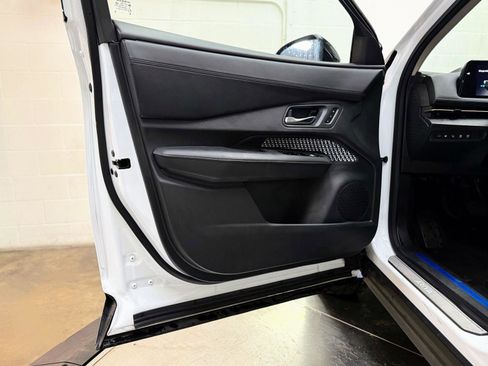 Used 2024 Nissan Ariya AWD image 12