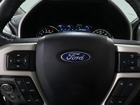 Used 2019 Ford F150 Lariat w/ Equipment Group 502A Luxury AWD/4WD image 14