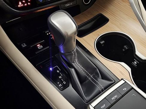 Used 2021 Lexus RX 350L FWD w/ Premium Package image 17