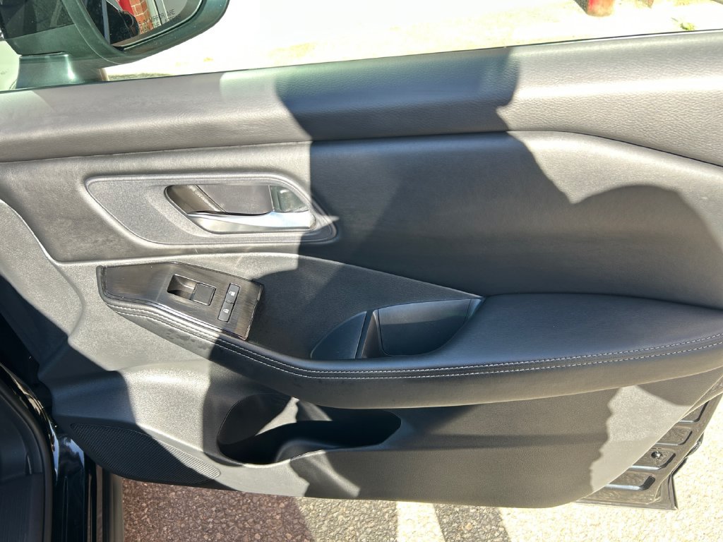 Used 2026 Nissan Rogue SV AWD/4WD image 17