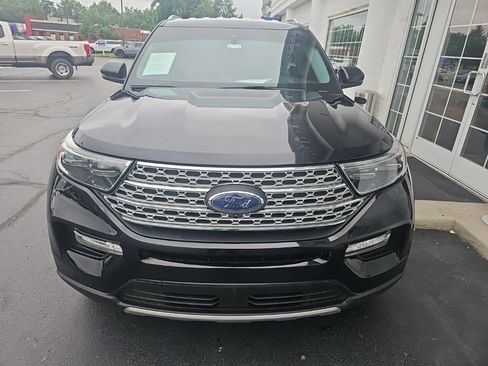 Used 2021 Ford Explorer Limited w/ Equipment Group 301A AWD/4WD image 3